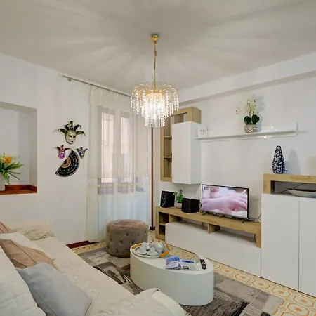 Apartment Camelia - Historical Center Near - Happy *